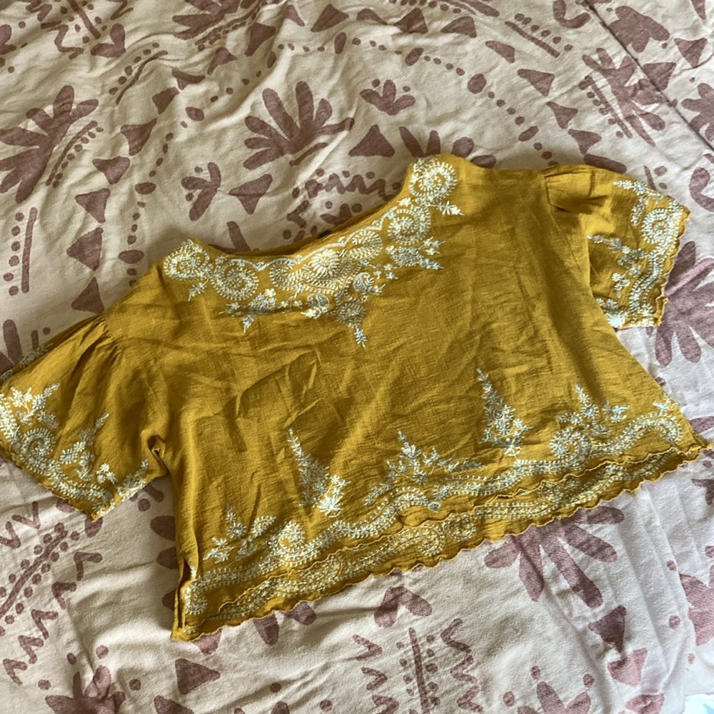 FP Embroidered crop top - Picture 5 of 17